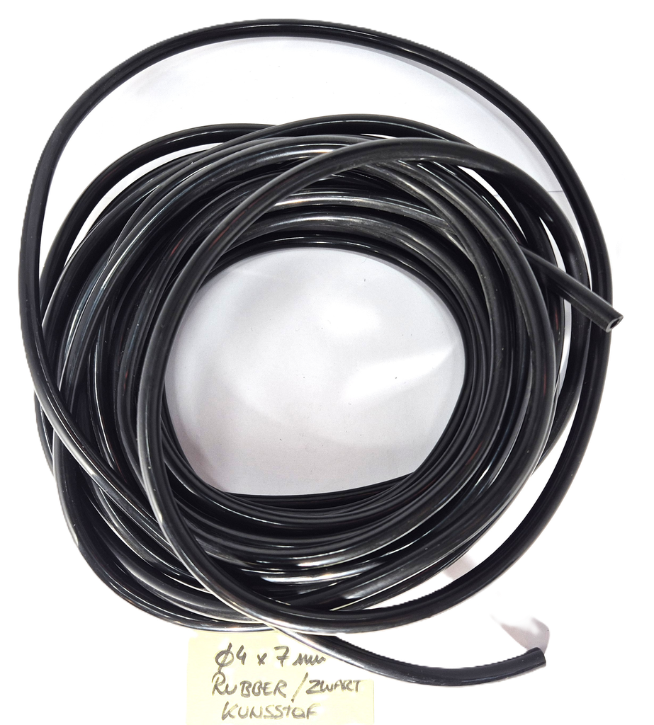 Benzineleiding BLACK 4 x 7.0mm (kunststof)